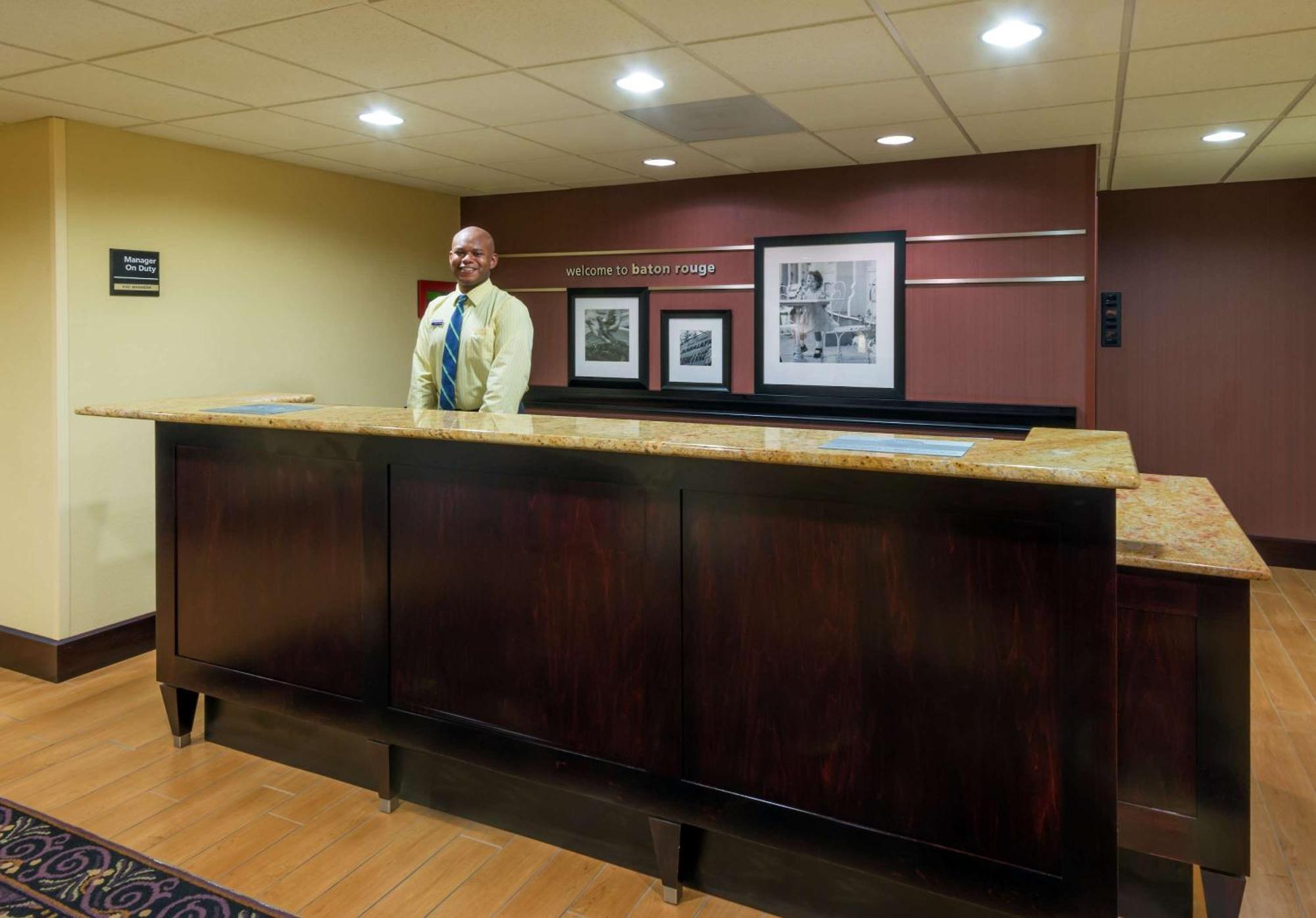Hampton Inn I-10 & College Drive Baton Rouge Exteriör bild