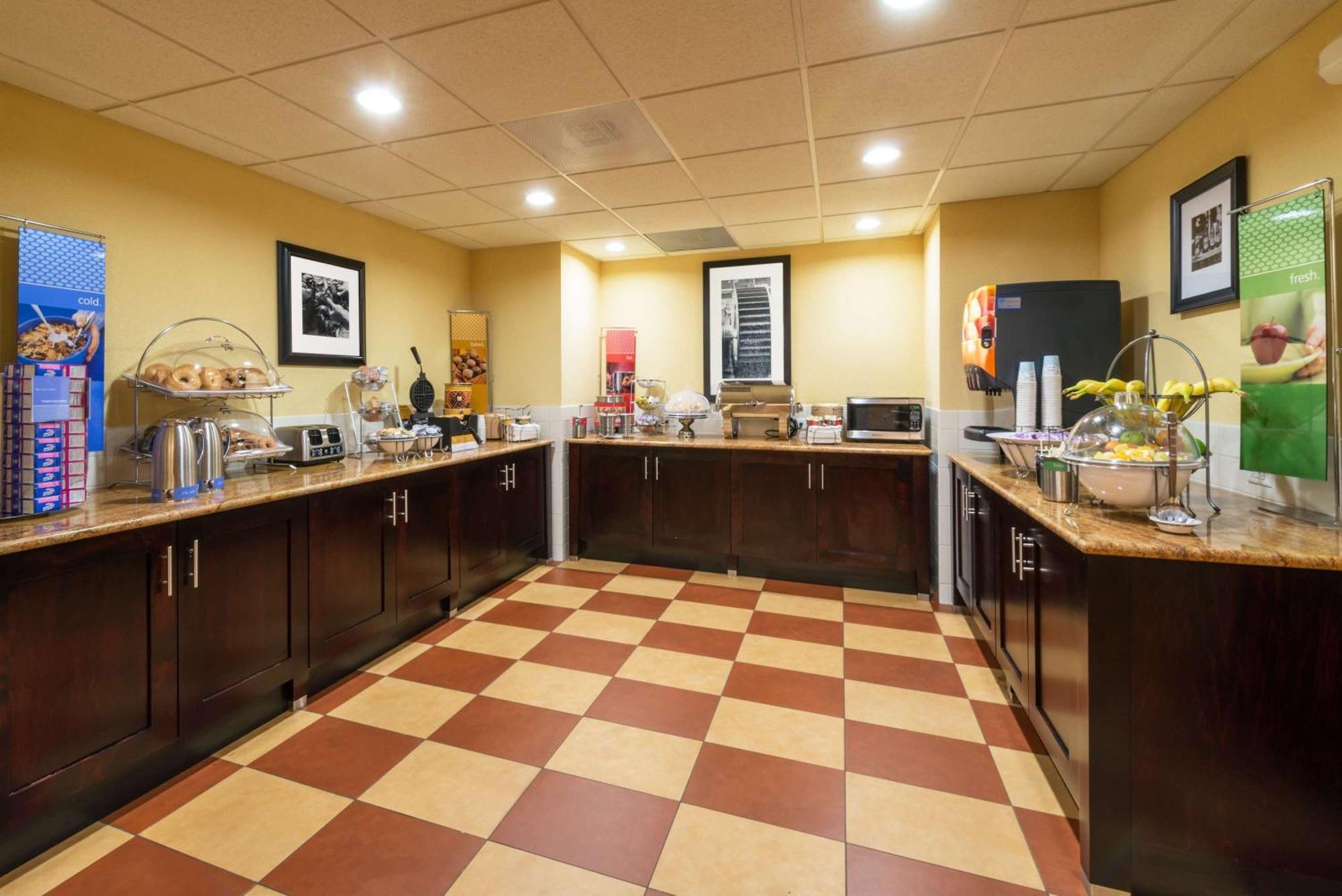 Hampton Inn I-10 & College Drive Baton Rouge Exteriör bild