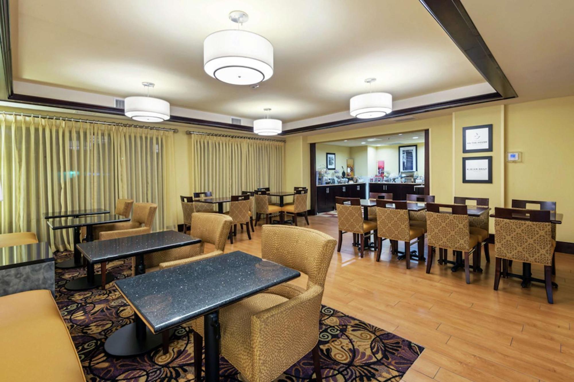 Hampton Inn I-10 & College Drive Baton Rouge Exteriör bild